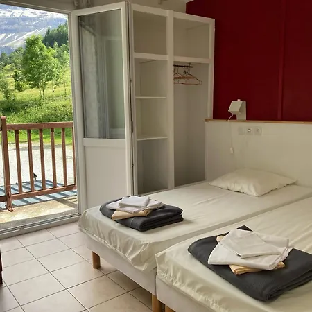 Les Cimes Hotel *